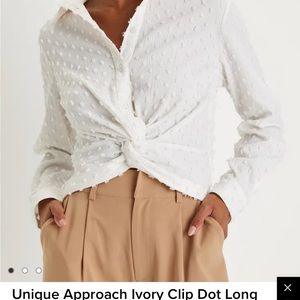 Ivy clip dot long sleeve twist front top M